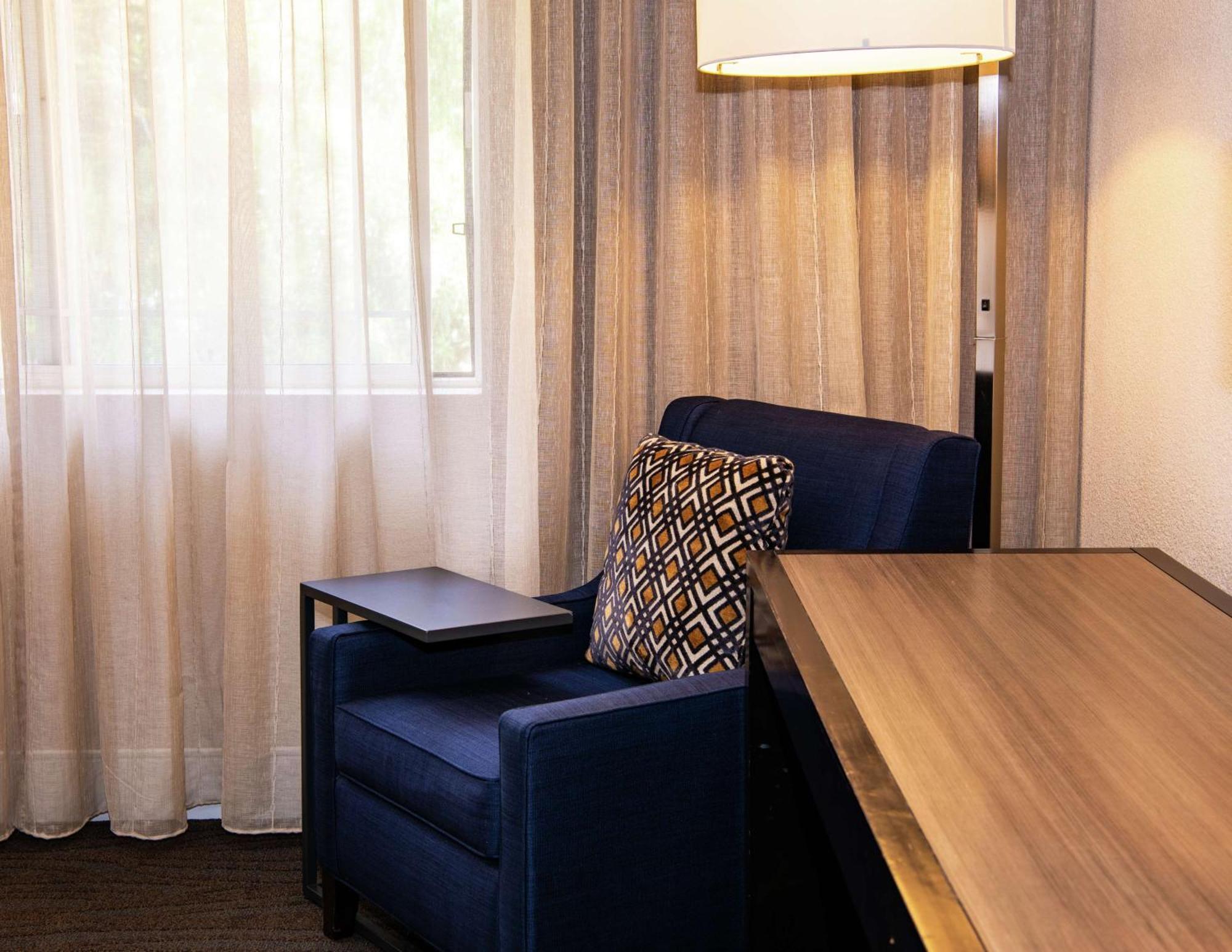 King Room - Hearing Access,1551996442:JPEG
